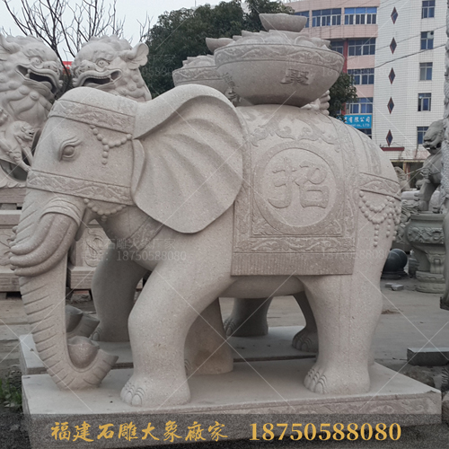 寓意五谷丰登的石雕大象造型